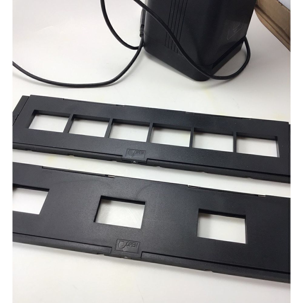 VuPoint Solutions Digital Film Scanner - Picture 8 of 8